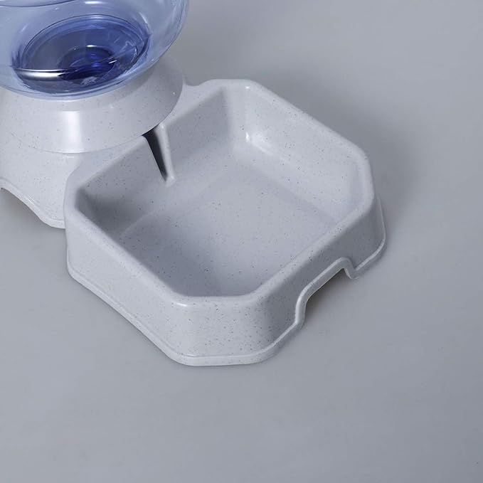 Automatic PET Water Dispenser Bowl Gravity Feed PET Water Fountain for Dogs and Cats 2L Capacity Easy to Clean for Indoor Use
