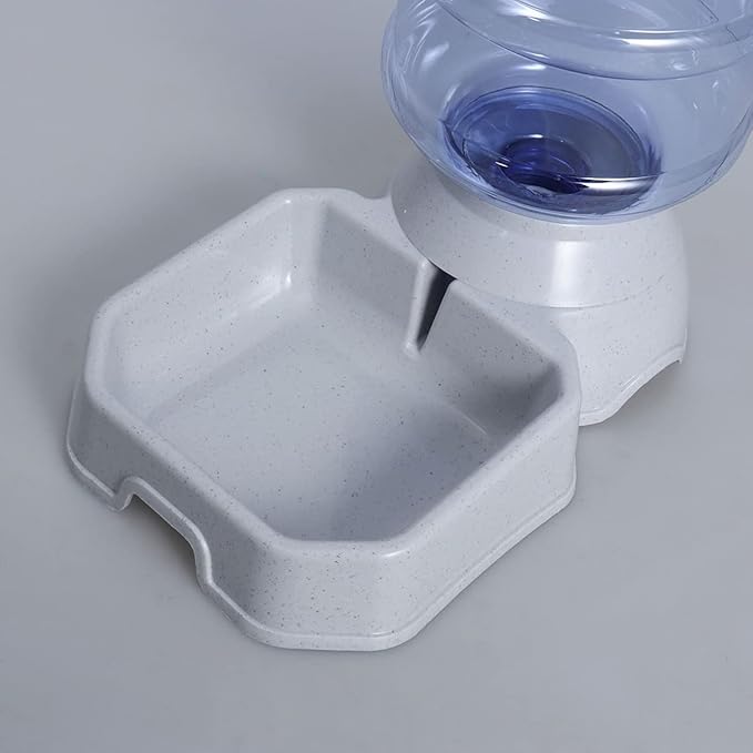 Automatic PET Water Dispenser Bowl Gravity Feed PET Water Fountain for Dogs and Cats 2L Capacity Easy to Clean for Indoor Use