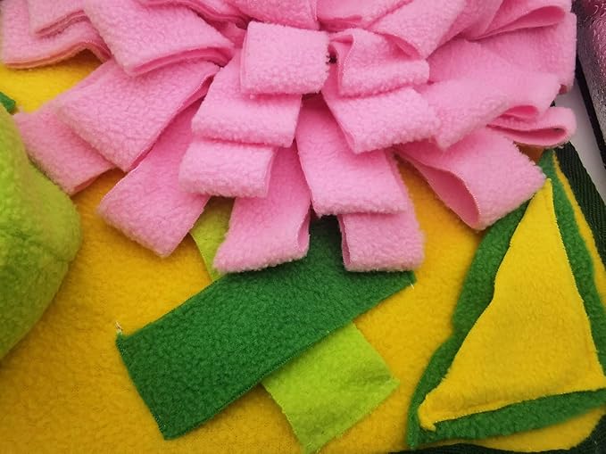 Dogs Snuffle Mat Pet Feeding Mats Puppy Sniffing Pad ,Cat Doggies Interactive Puzzle Toys for Multiple Breeds Encourages Natural Foraging Skills,Training and Stress Release (Yellow)