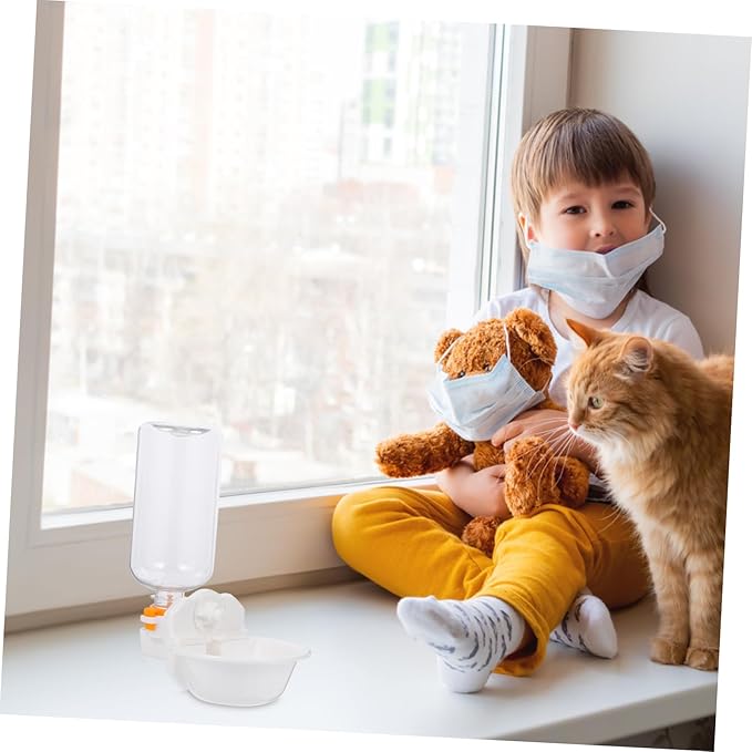 Hanging PET Water Feeder Automatic Dog and Cat Drinking Tool Food-Grade Material Leak-Proof Design for Indoor and Outdoor Use