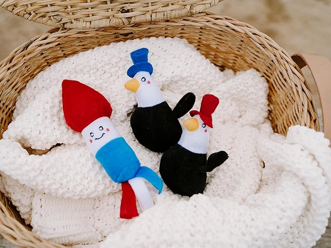 ZippyPaws Americana Top Hat Burrow - Patriotic Interactive Dog Toys for Boredom, Hide & Seek Dog Gifts & Puppy Toys, Colorful Squeaky Pearl Harbor Day Dog Toys for Small & Medium Dogs