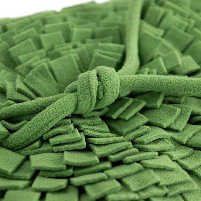 Snuffle Mat for Dogs Cats Pet Treats Slow Feeding Mat Durable Interactive Puzzle Toys for Boredom, Stress Relief, Encourages Natural Foraging Skills, Enrichment to Keep Dogs Busy (Green)