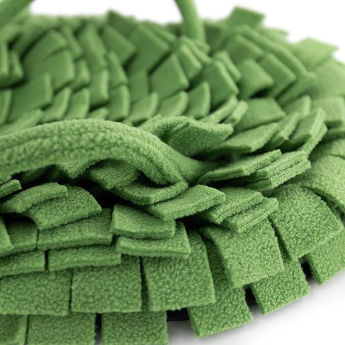 Snuffle Mat for Dogs Cats Pet Treats Slow Feeding Mat Durable Interactive Puzzle Toys for Boredom, Stress Relief, Encourages Natural Foraging Skills, Enrichment to Keep Dogs Busy (Green)