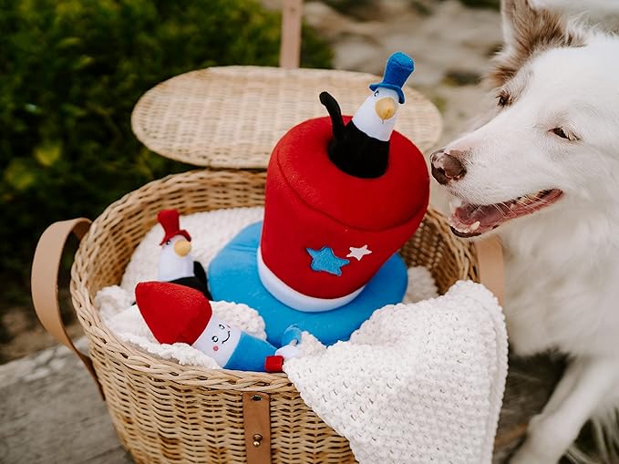 ZippyPaws Americana Top Hat Burrow - Patriotic Interactive Dog Toys for Boredom, Hide & Seek Dog Gifts & Puppy Toys, Colorful Squeaky Pearl Harbor Day Dog Toys for Small & Medium Dogs