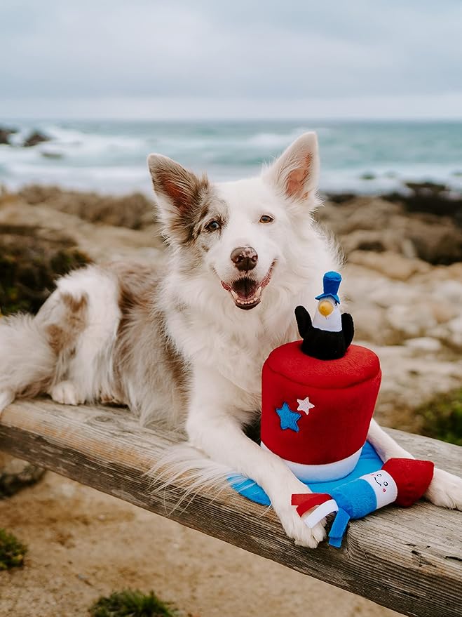 ZippyPaws Americana Top Hat Burrow - Patriotic Interactive Dog Toys for Boredom, Hide & Seek Dog Gifts & Puppy Toys, Colorful Squeaky Pearl Harbor Day Dog Toys for Small & Medium Dogs